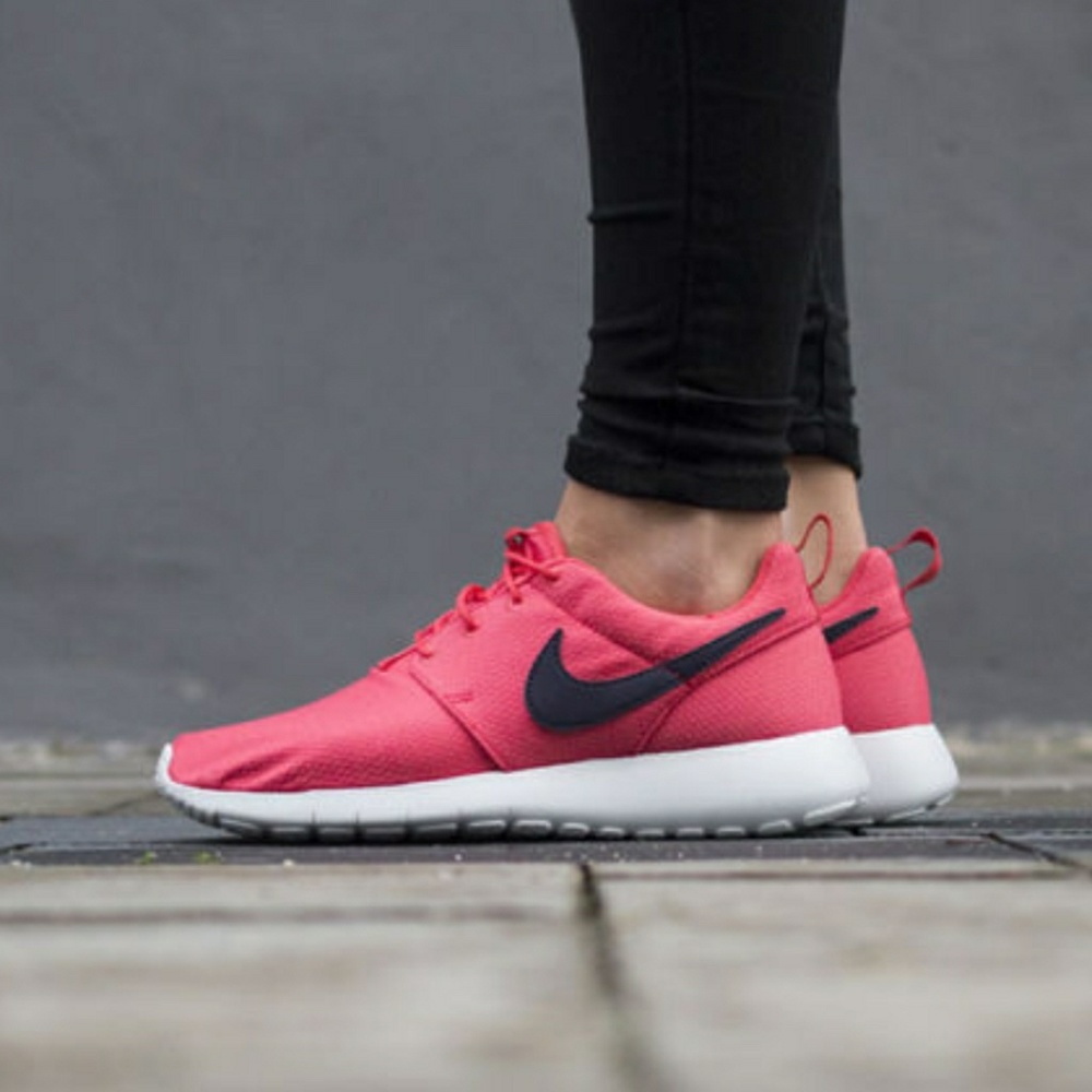 🔥 New Nike Roshe One (GS) Running Shoes Pink